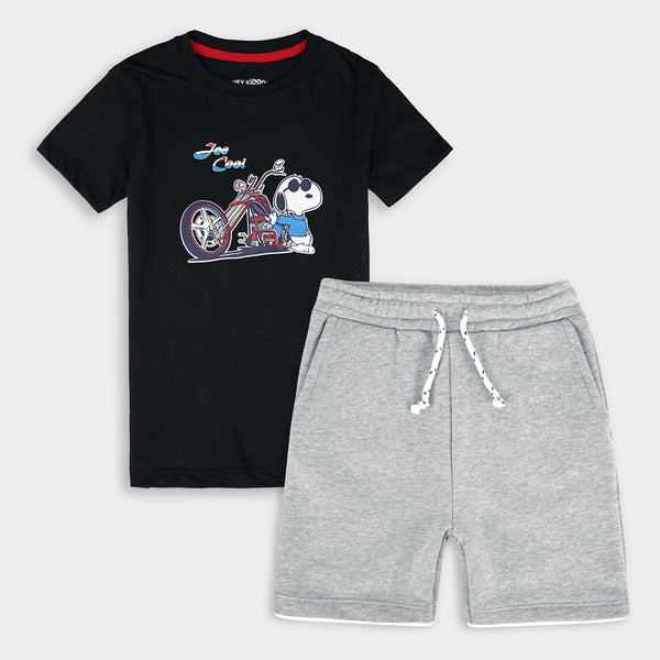 Snoopy Printed T-shirt & Shorts